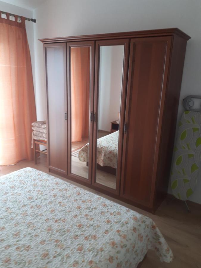 Apartments Makaus Kampor Extérieur photo