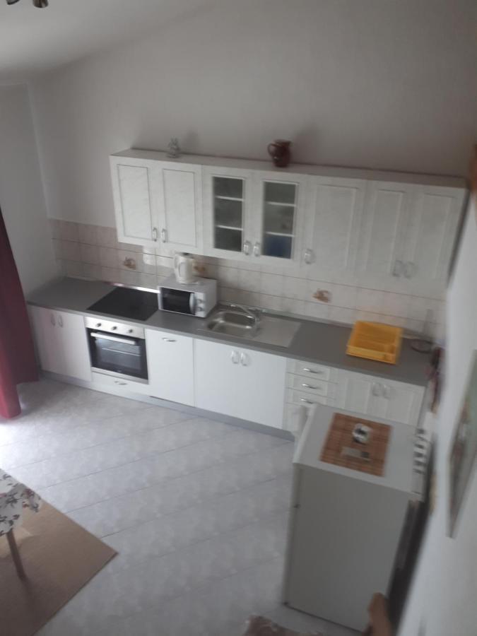 Apartments Makaus Kampor Extérieur photo