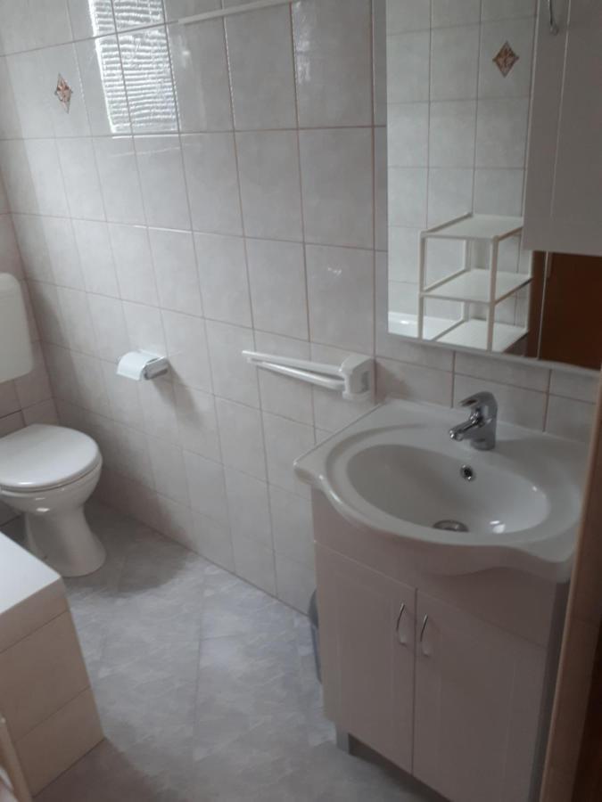 Apartments Makaus Kampor Extérieur photo