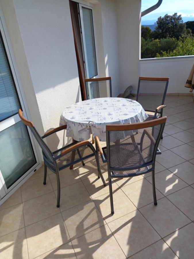Apartments Makaus Kampor Extérieur photo