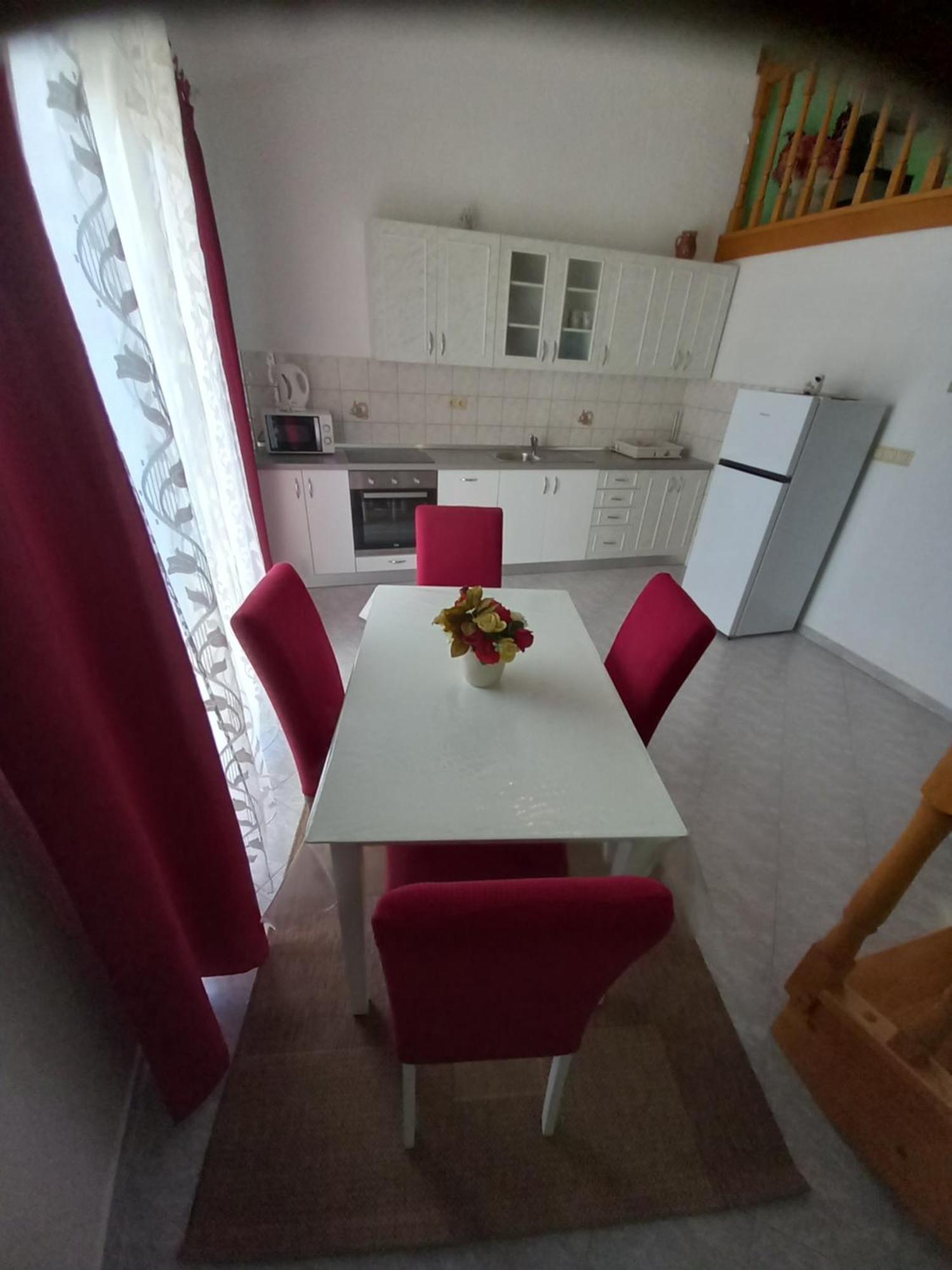 Apartments Makaus Kampor Extérieur photo
